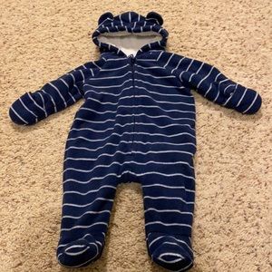 Excellent Condition Old Navy super warm and cozy hooded one piece for 0-3M